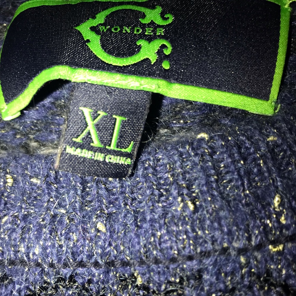 Cropped Sweater - Picture 2 of 2